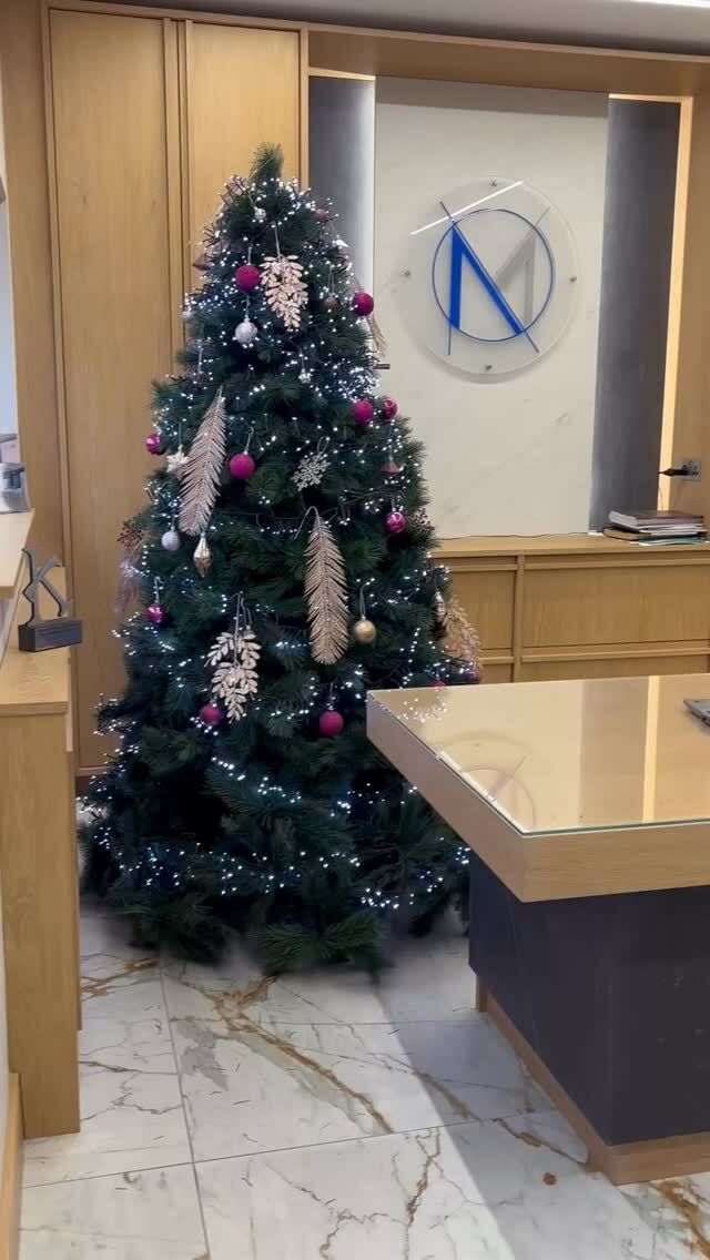 Festive sparkle in #kitchendesign #modernkitchen #bespokekitchen our award winning showroom.  To book appointment please call 041 6854290.